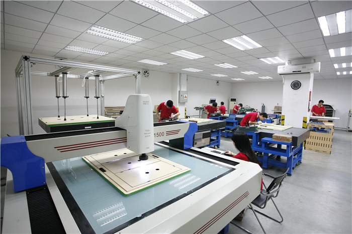 光電刀模裝刀車間